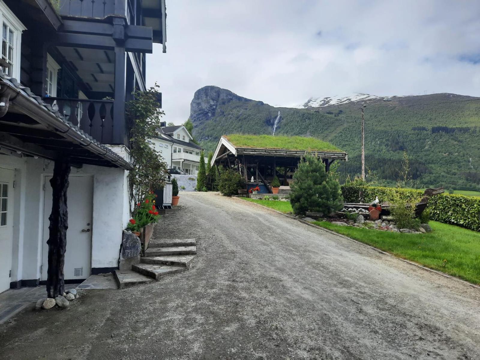 Fjordgaestehaus Innfjorden Exteriör bild